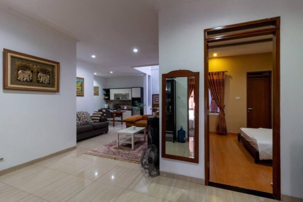 Spacious, White-Villa Belgareti @Kiara Condong Bandung Dış mekan fotoğraf