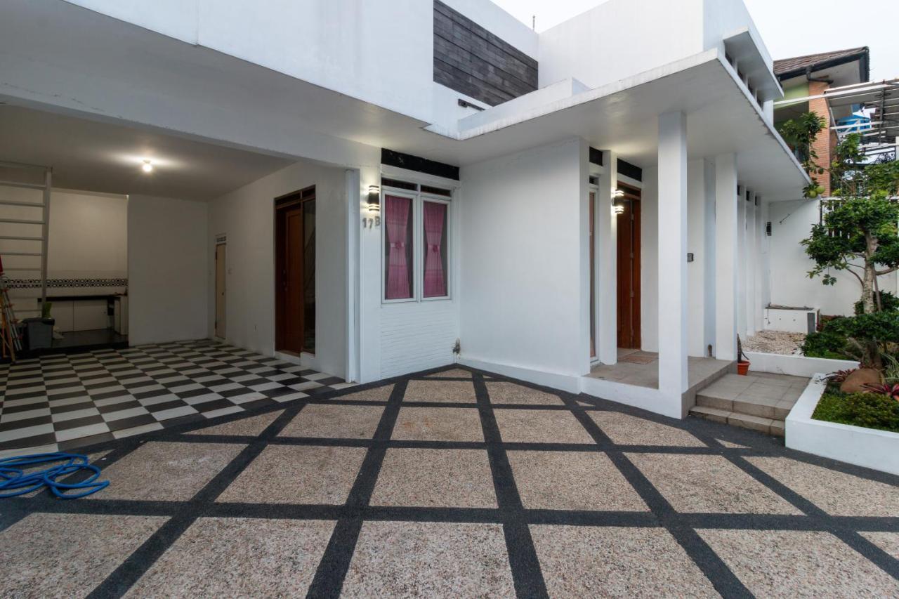 Spacious, White-Villa Belgareti @Kiara Condong Bandung Dış mekan fotoğraf