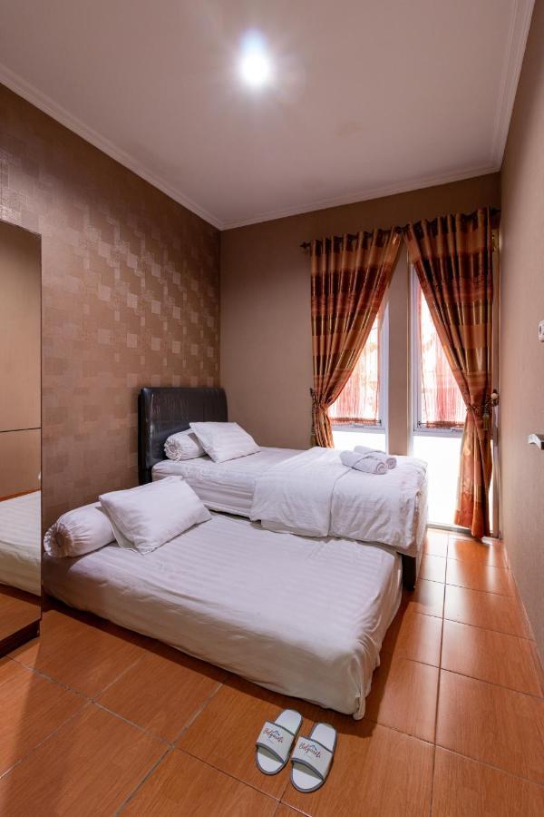 Spacious, White-Villa Belgareti @Kiara Condong Bandung Dış mekan fotoğraf